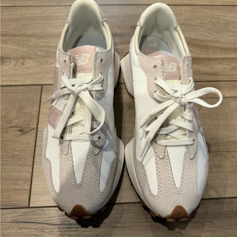 New Balance Women's White and Light Pink Sneakers